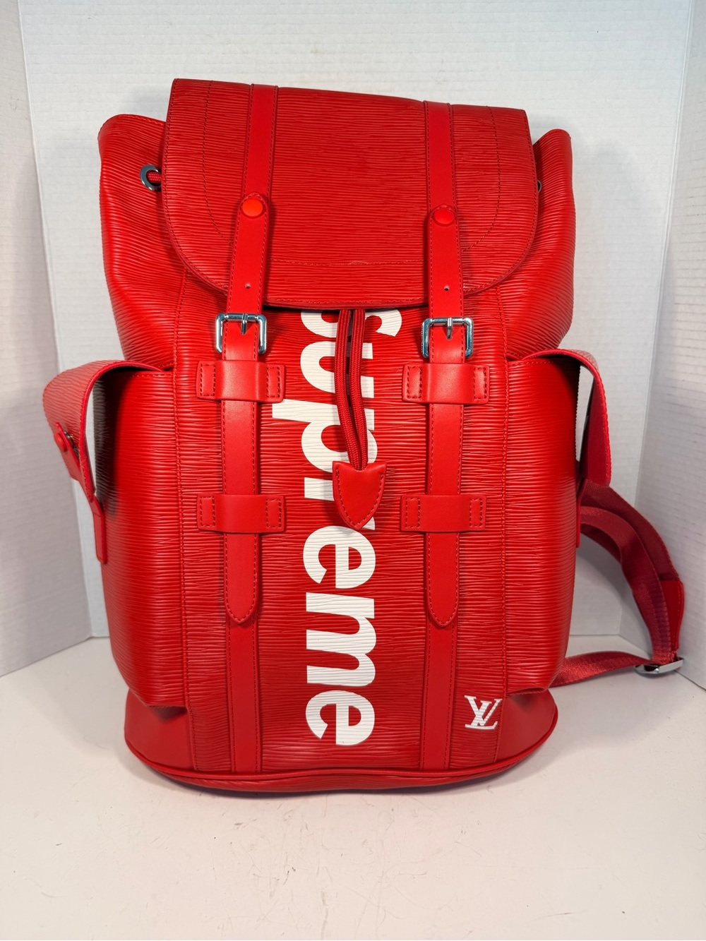 Louis Vuitton x Supreme
Christopher PM Backpack
Red Epi Leather
